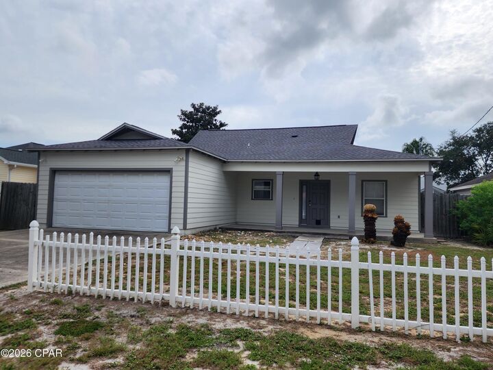 Property Photo: 121 S Wells Street FL 32413