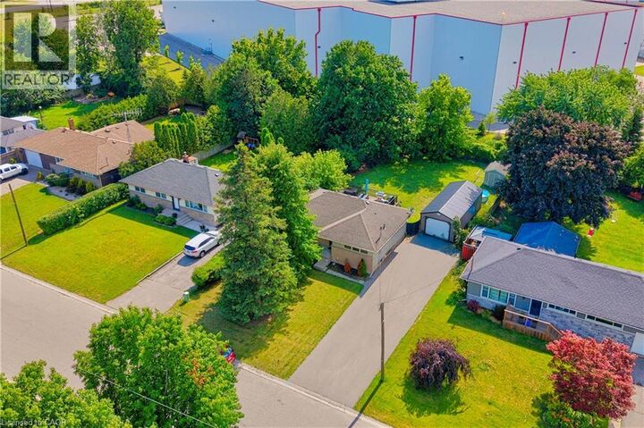 Property Photo:  18 Willowdale Street  ON N3T 5L7 