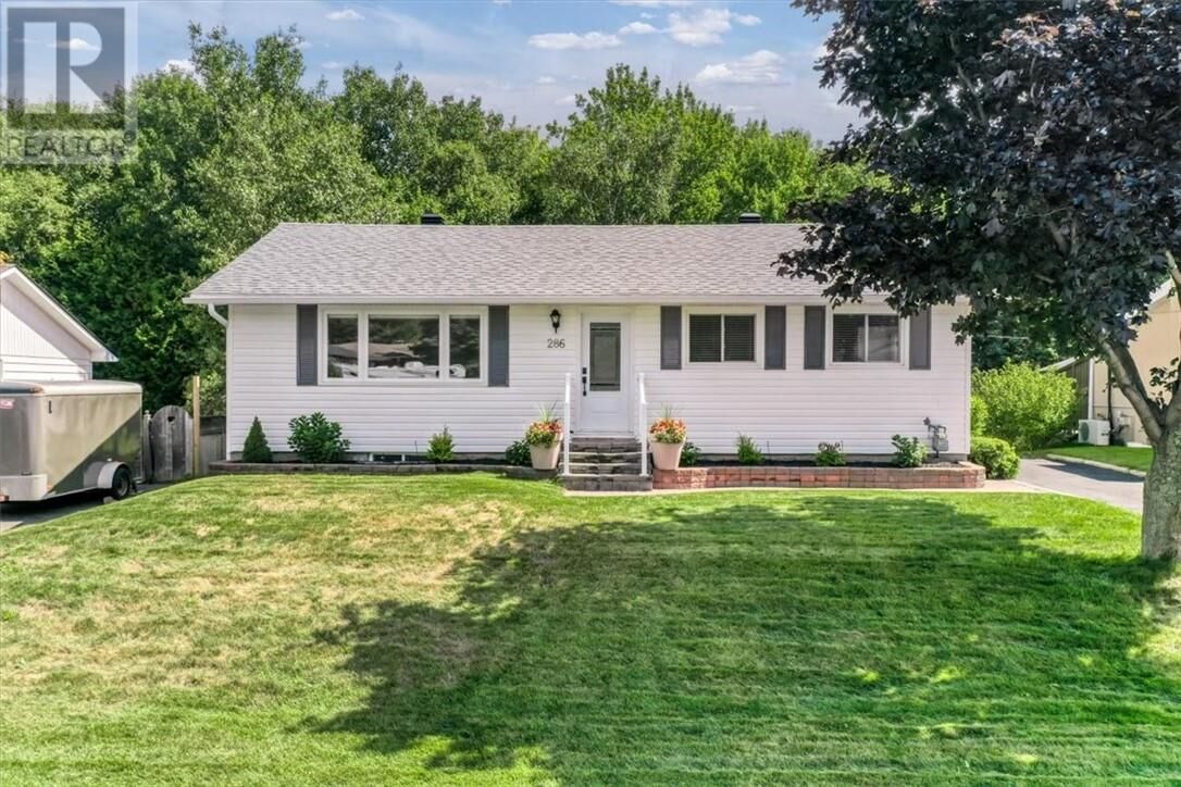 Property Photo:  286 Penman Avenue  ON P3L 1H8 