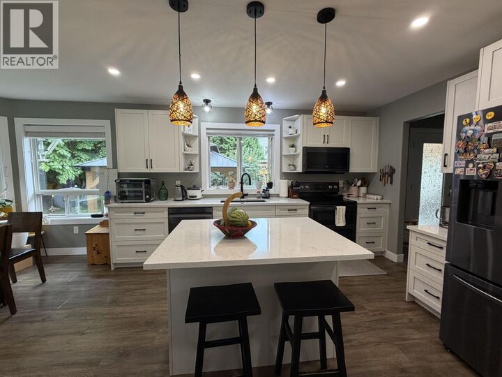 Property Photo: 4819 Park Avenue BC V8G 1W3