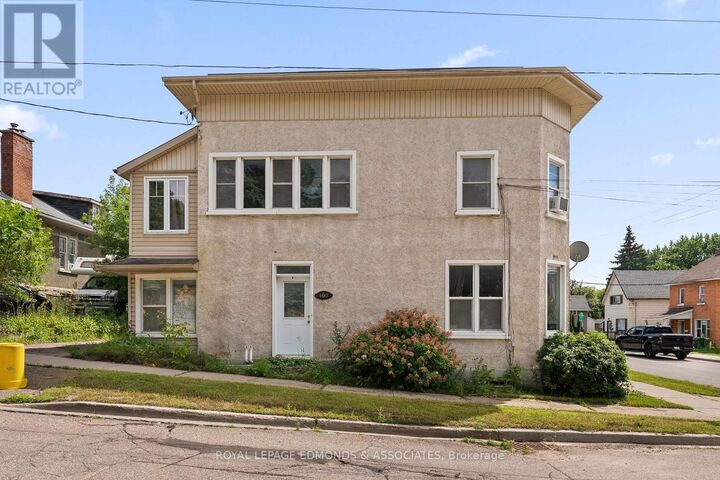 Property Photo: 403 Mackay Street ON K8A 1E3