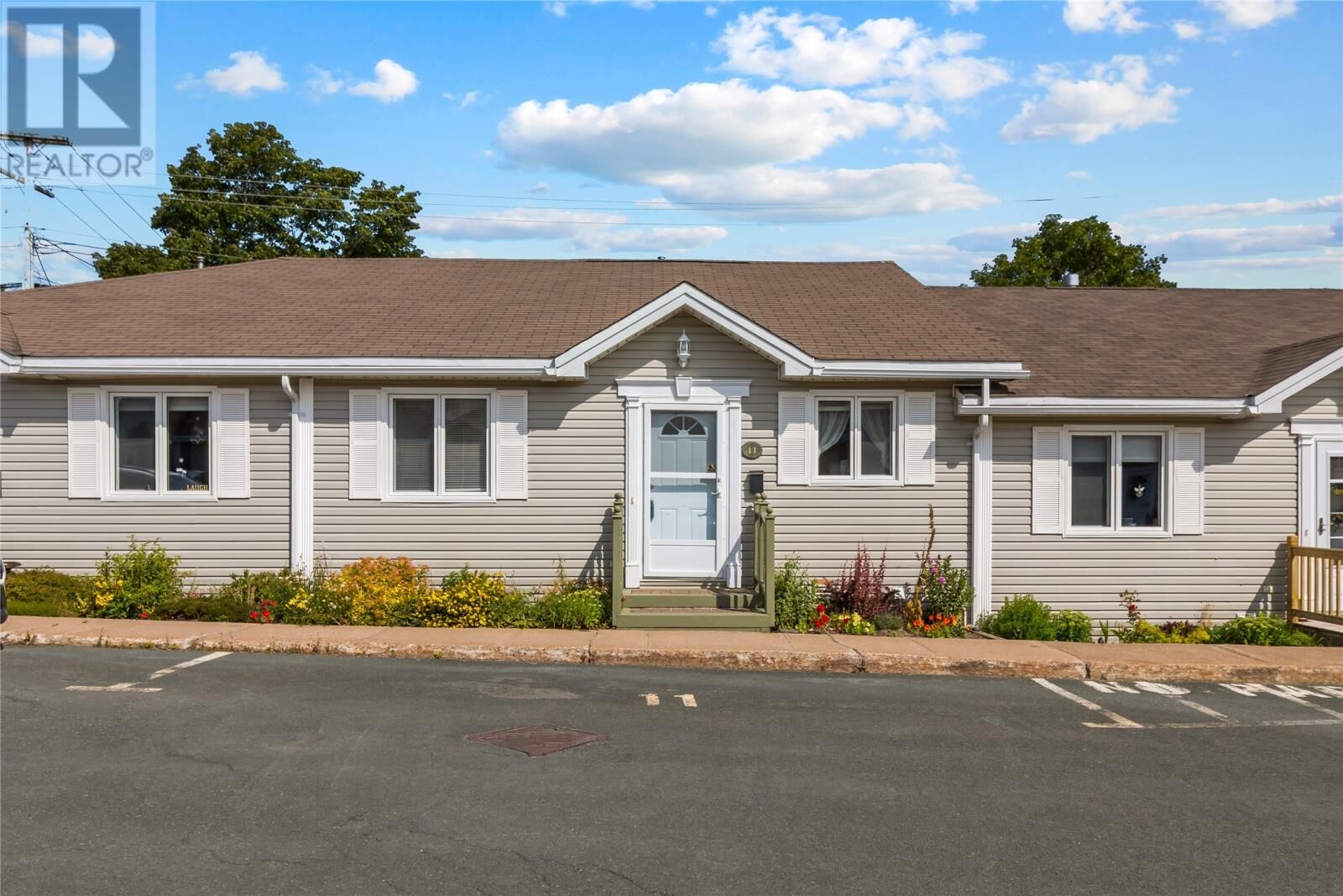 Property Photo:  11 Sarasota Court  NL A1E 5Z7 