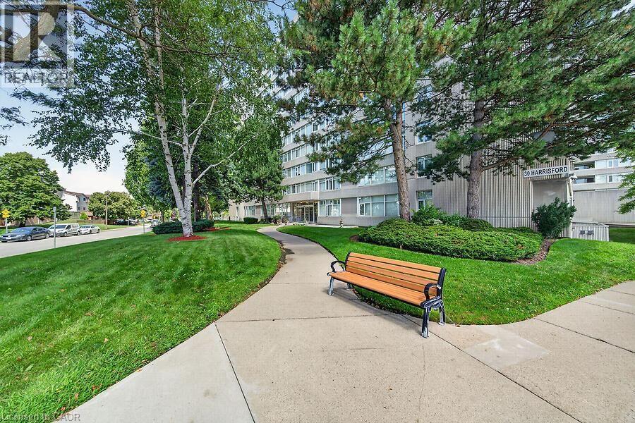 Property Photo:  30 Harrisford Street 908  ON L8K 6N1 