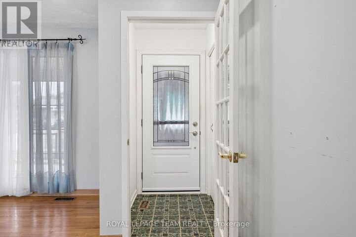 Property Photo:  22 Redpine Drive  ON K2E 6S9 