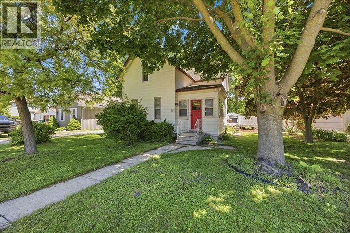 Property Photo:  454 Maude Street  ON N0N 1R0 