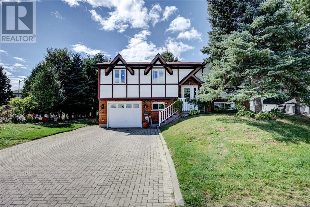 Property Photo:  844 Windermere Crescent  ON P3A 5A5 