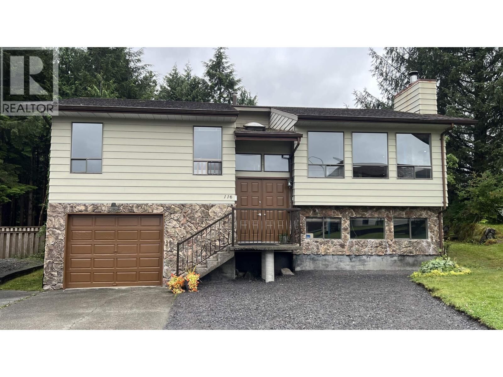 Property Photo: 116 Raven Place BC V8J 4E5