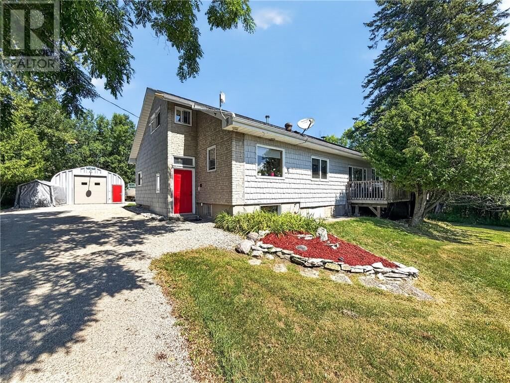 Property Photo:  40 Younge Street  ON P0P 1J0 