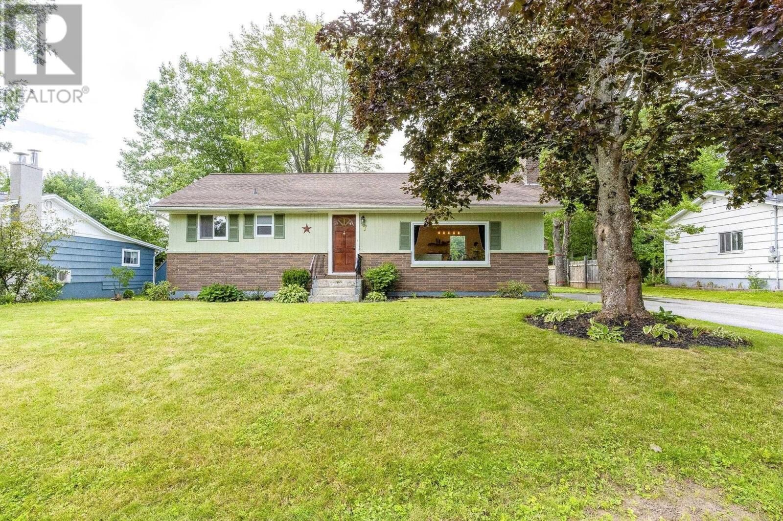 Property Photo: 7 Oakland Drive NS B0S 1P0