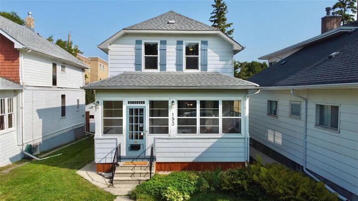 Property Photo: 193 Enfield Crescent MB R2H 1B2