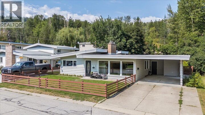 Property Photo: 469 Forrest Drive BC V1R 2H1