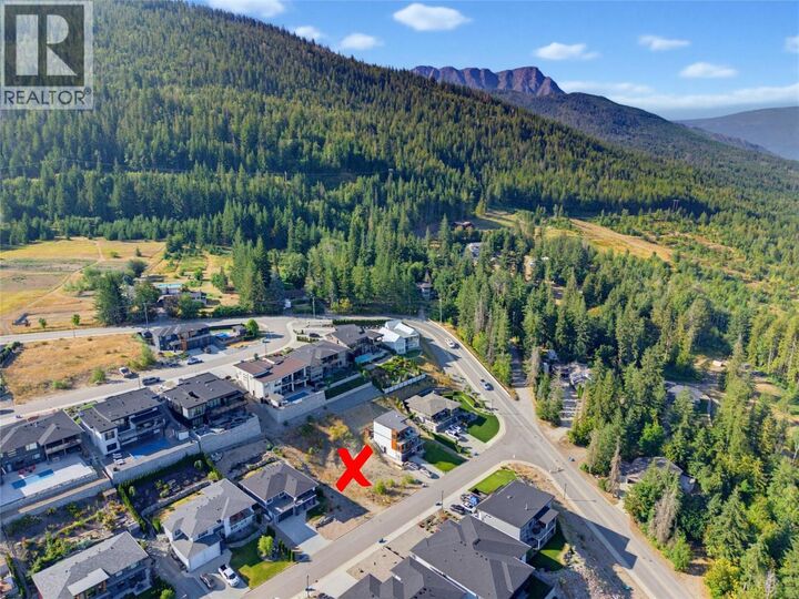 Property Photo:  1040 17 Avenue Southeast  BC V1E 2C9 