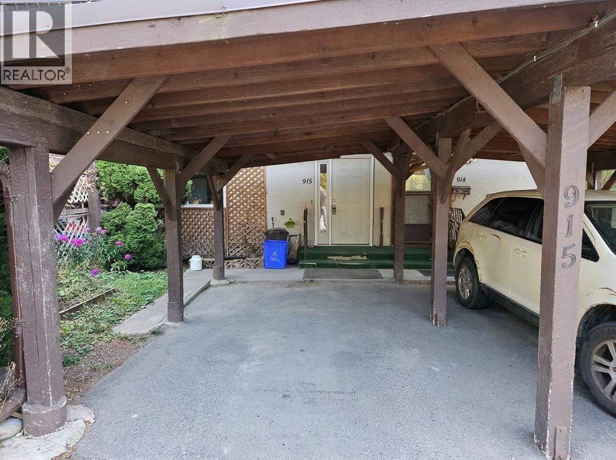 Property Photo:  915 Dogwood Street  BC V0B 1G3 