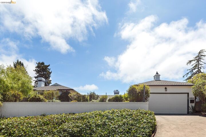 Property Photo: 1064 Overlook Rd CA 94708