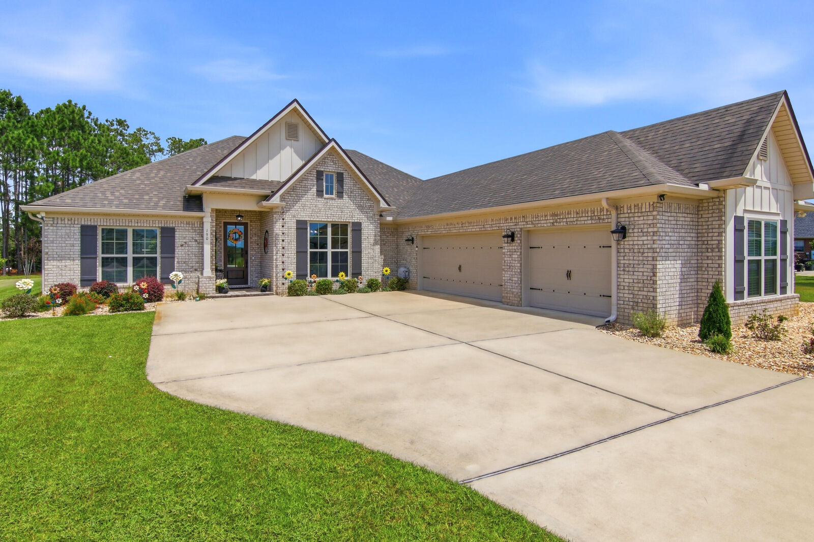 Property Photo:  190 Tournament Lane  FL 32439 