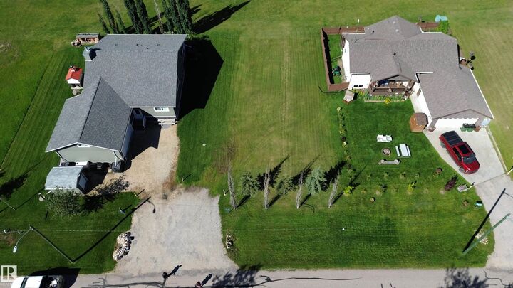 Property Photo:  106 1 St  AB T0E 1A0 