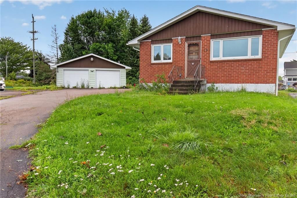 Property Photo: 15 Springdale Court NB E1A 2W1