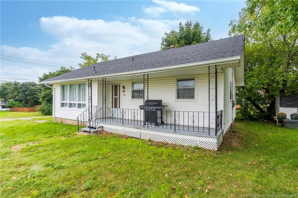 Property Photo:  24 Rue De L'Eglise  NB E4S 2Z8 