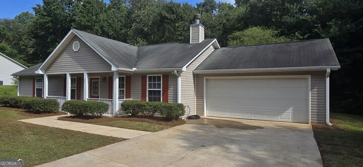 Property Photo: 251 Twin Creek Shores GA 30605