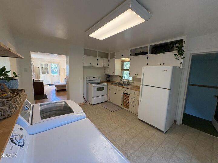 Property Photo:  516 2nd Street N  ND 58436 