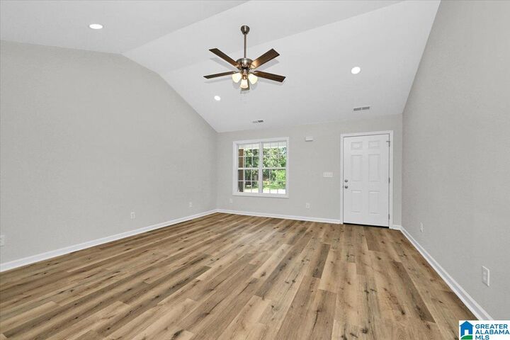 Property Photo: 211 Dean Avenue AL 35077