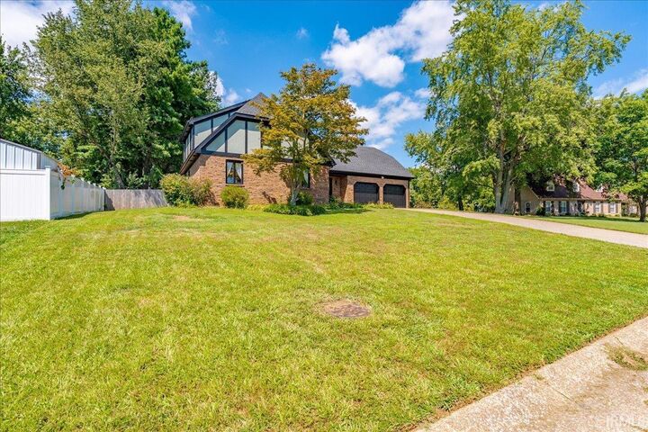 Property Photo:  5588 Sherwood Court  IN 47630 
