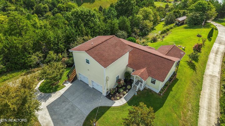 Property Photo:  2064 Kerr Rd  TN 37876 