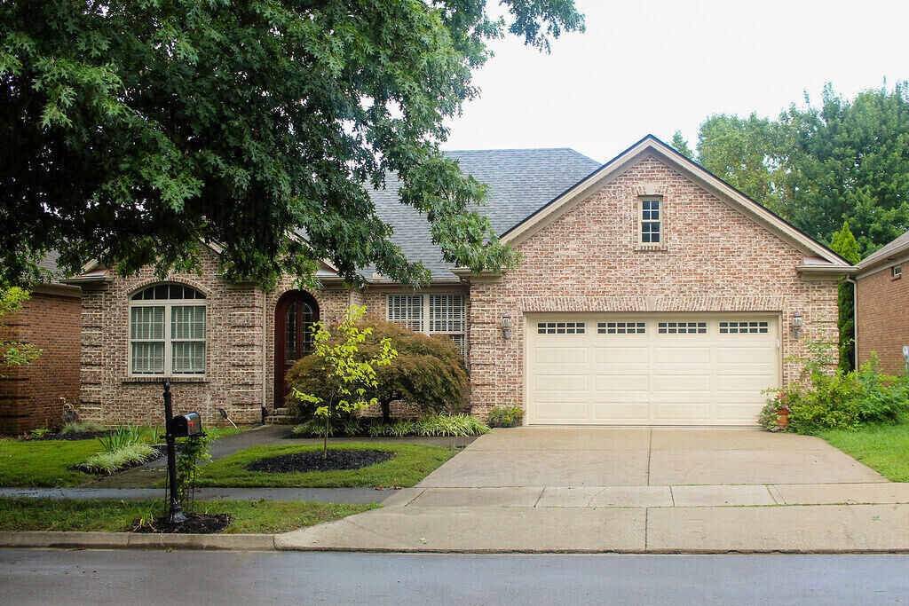 Property Photo: 925 Village Green Avenue KY 40509