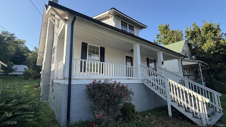 Property Photo:  423 4th Street  KY 40472 