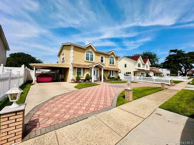 Property Photo:  626 W Wyngate Drive W  NY 11580 