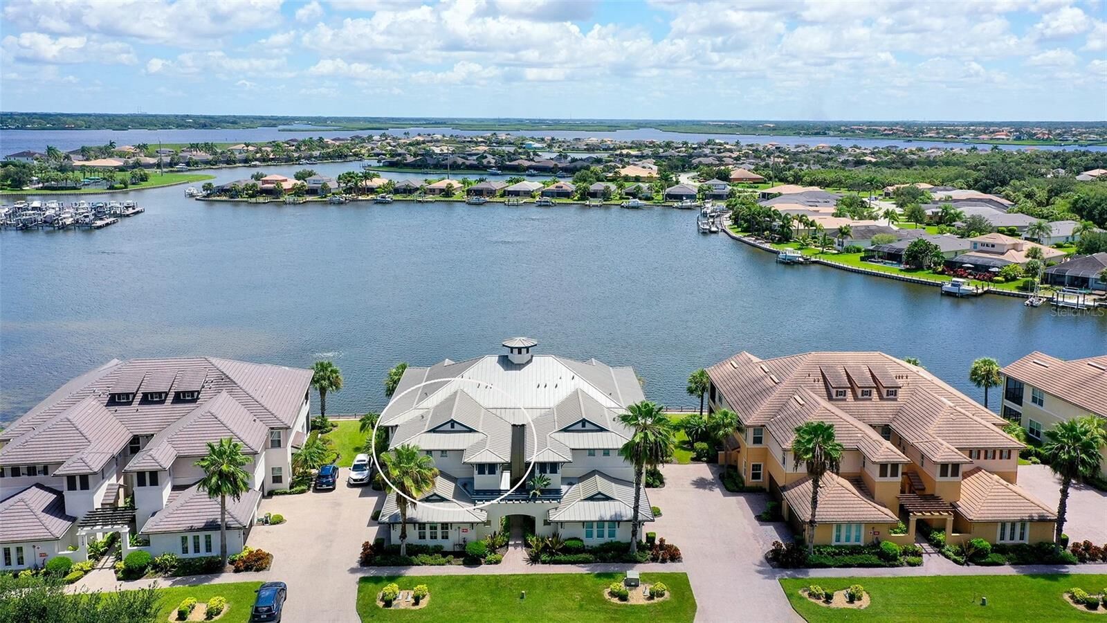 Property Photo:  1041 Riverscape Street 1041  FL 34208 