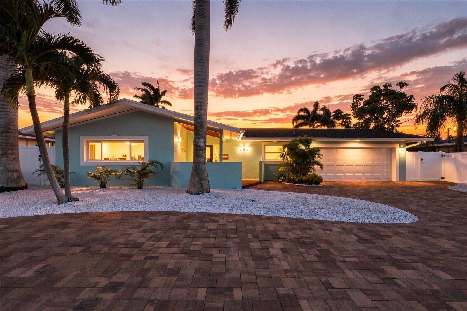 Property Photo:  7852 Causeway Boulevard S  FL 33707 