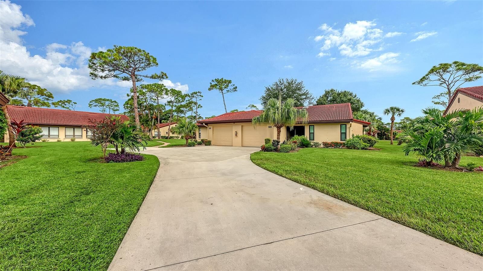 Property Photo: 3715 Pinecone Court 169 FL 34238