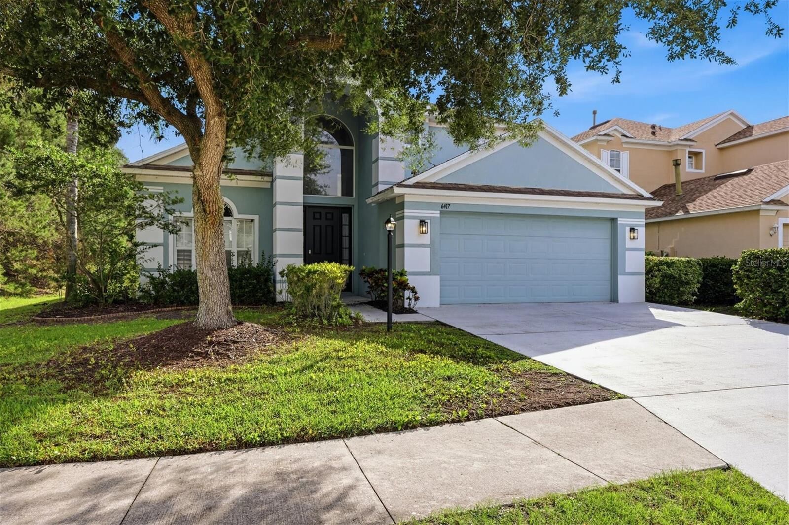 Property Photo: 6417 Blue Grosbeak Circle FL 34202