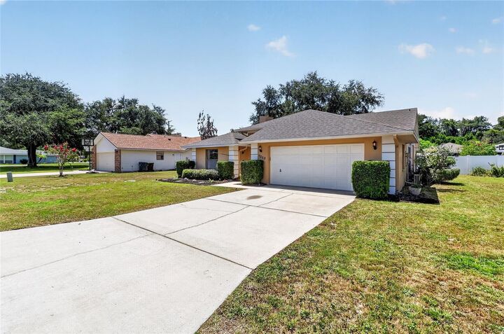 Property Photo:  1202 Valencia Lane  FL 33823 