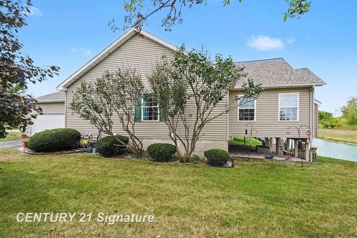 Property Photo: 512 Hampton Lake Drive MI 48732