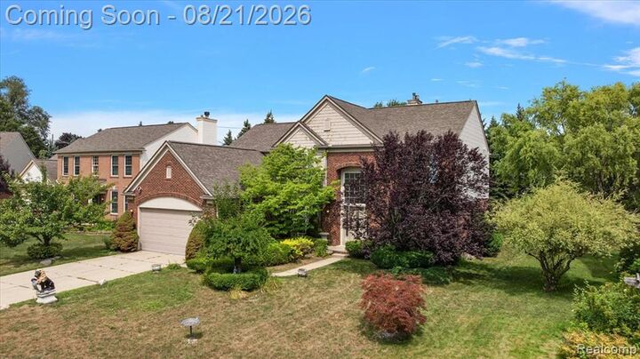Property Photo:  34827 Fontana Drive  MI 48312 5732 