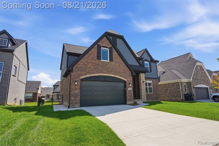 Property Photo:  4160 Spring Meadow Drive  MI 48314 4203 