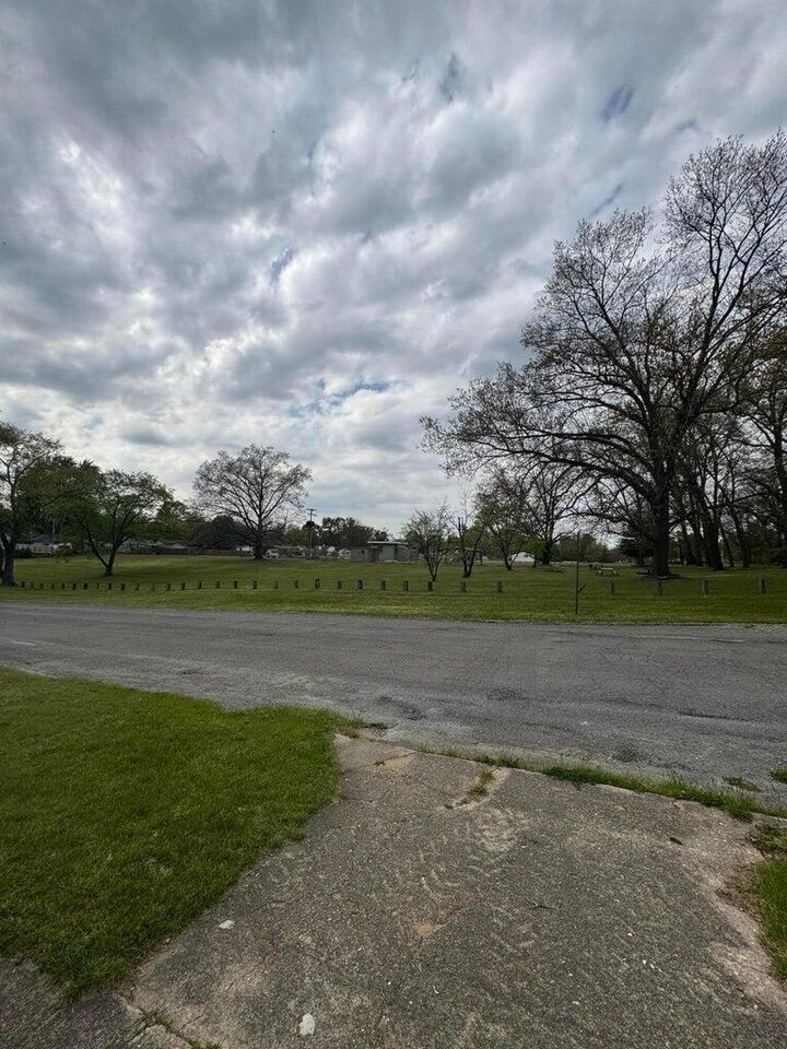 Property Photo:  1660 Parkview Drive  MI 49120 