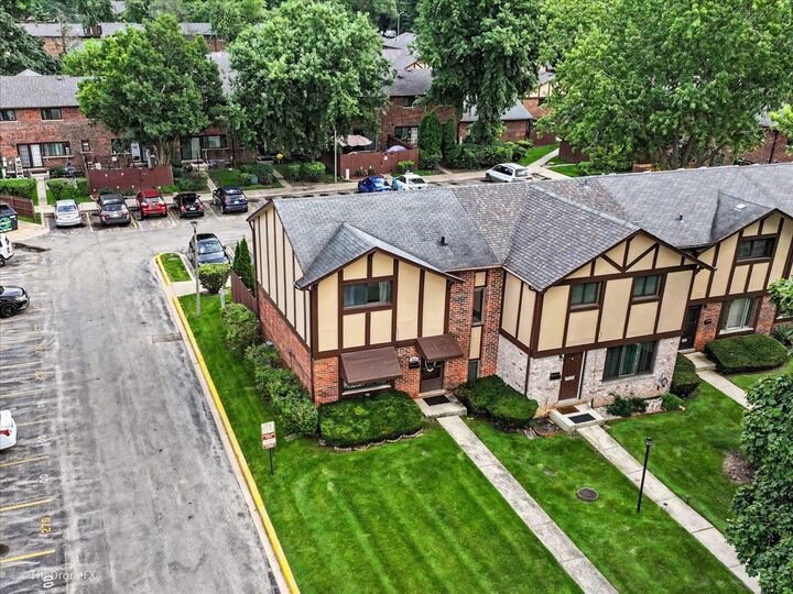 Property Photo:  1S291 Michigan Avenue  IL 60181 