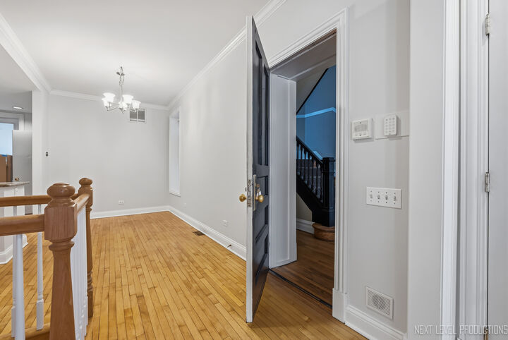 Property Photo: 2013 W Concord Place A IL 60647