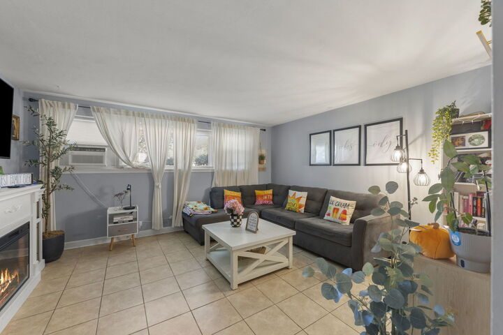 Property Photo: 611 N Lullo Drive IL 60101