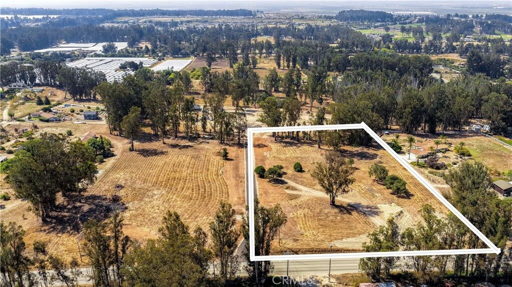 Property Photo:  54 Driftwood Canyon Lane  CA 93444 