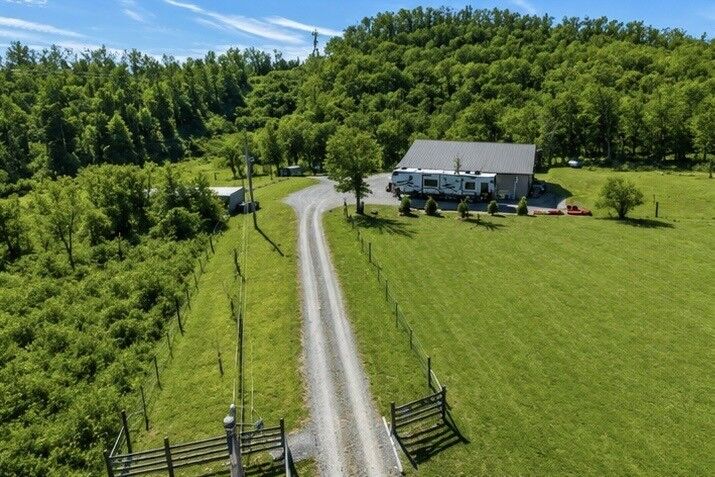 Property Photo: 325 Freeman Ln TN 37074