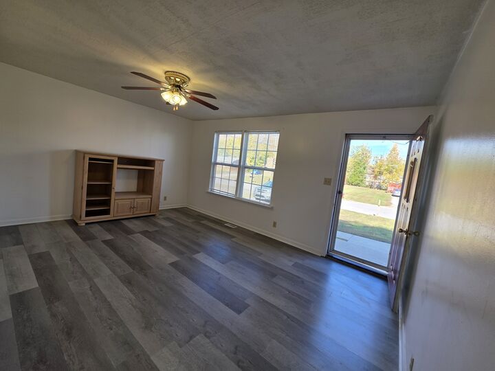 Property Photo:  386 Elaine Dr  TN 37042 
