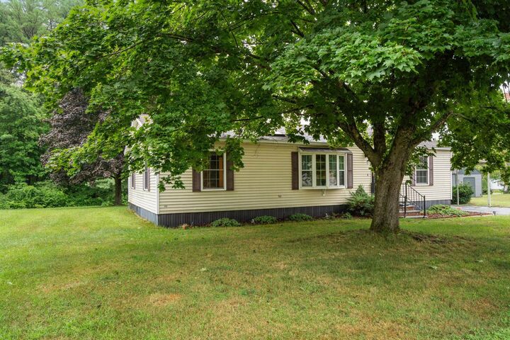 Property Photo:  11 Caribbean Lane  NH 03867 