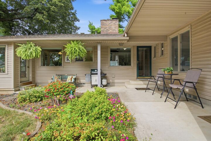 Property Photo:  302 N 9th Street  MN 56265 