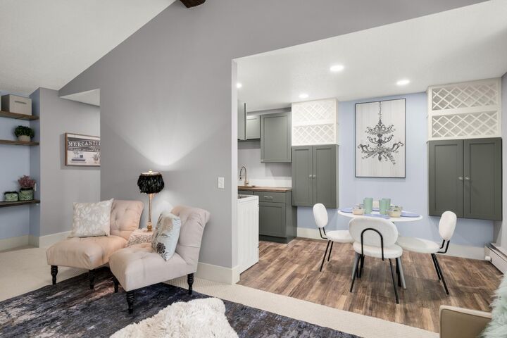 Property Photo: 1004 Westbrooke Way 8 MN 55343