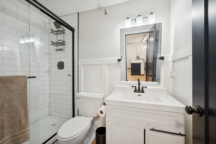 Property Photo: 433 S 7th Street 1919 MN 55415
