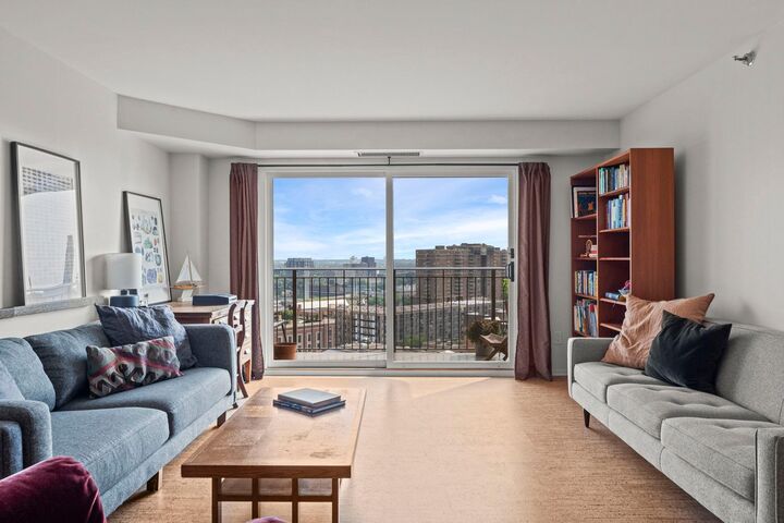 Property Photo:  121 Washington Avenue S 1516  MN 55401 